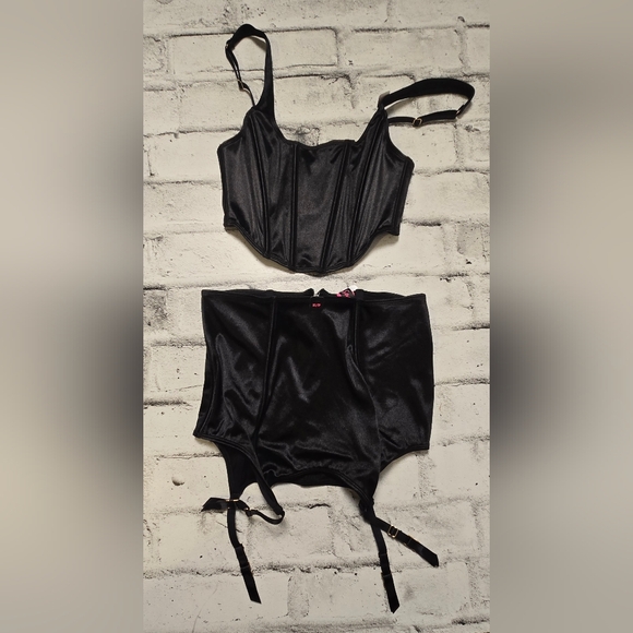 NWT La Senza Black Satin Corset & Garter Set XS - Picture 2 of 16